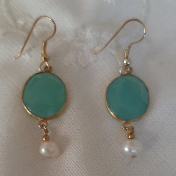 Seafoam Green Chalcedony and pearl Earrings - Picture 1 of 2